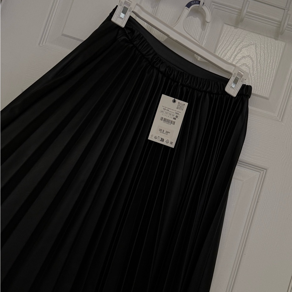 Zara girls Black leather Midi Pleated Skirt - Picture 3 of 4